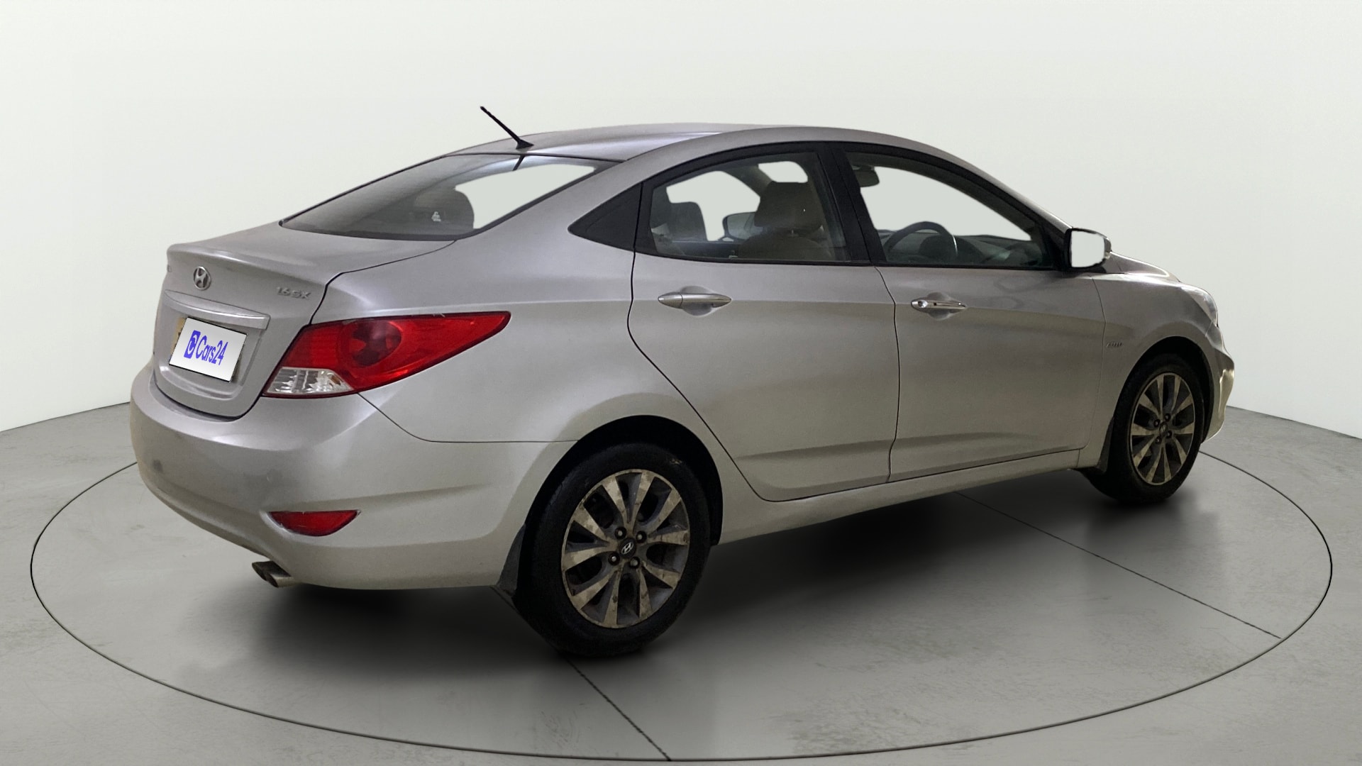 View 2013 Hyundai Fluidic Verna 1.6 VTVT SX AT Image 43 Used 2013 Hyundai Fluidic Verna 1.6 VTVT SX AT Image 43