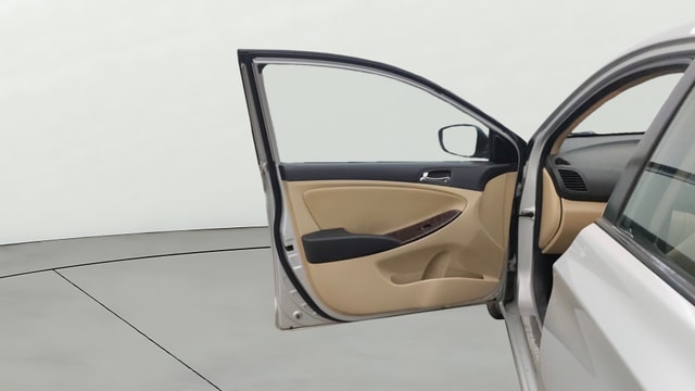 View Hyundai Fluidic Verna Image 31 Used Hyundai Fluidic Verna Image 31