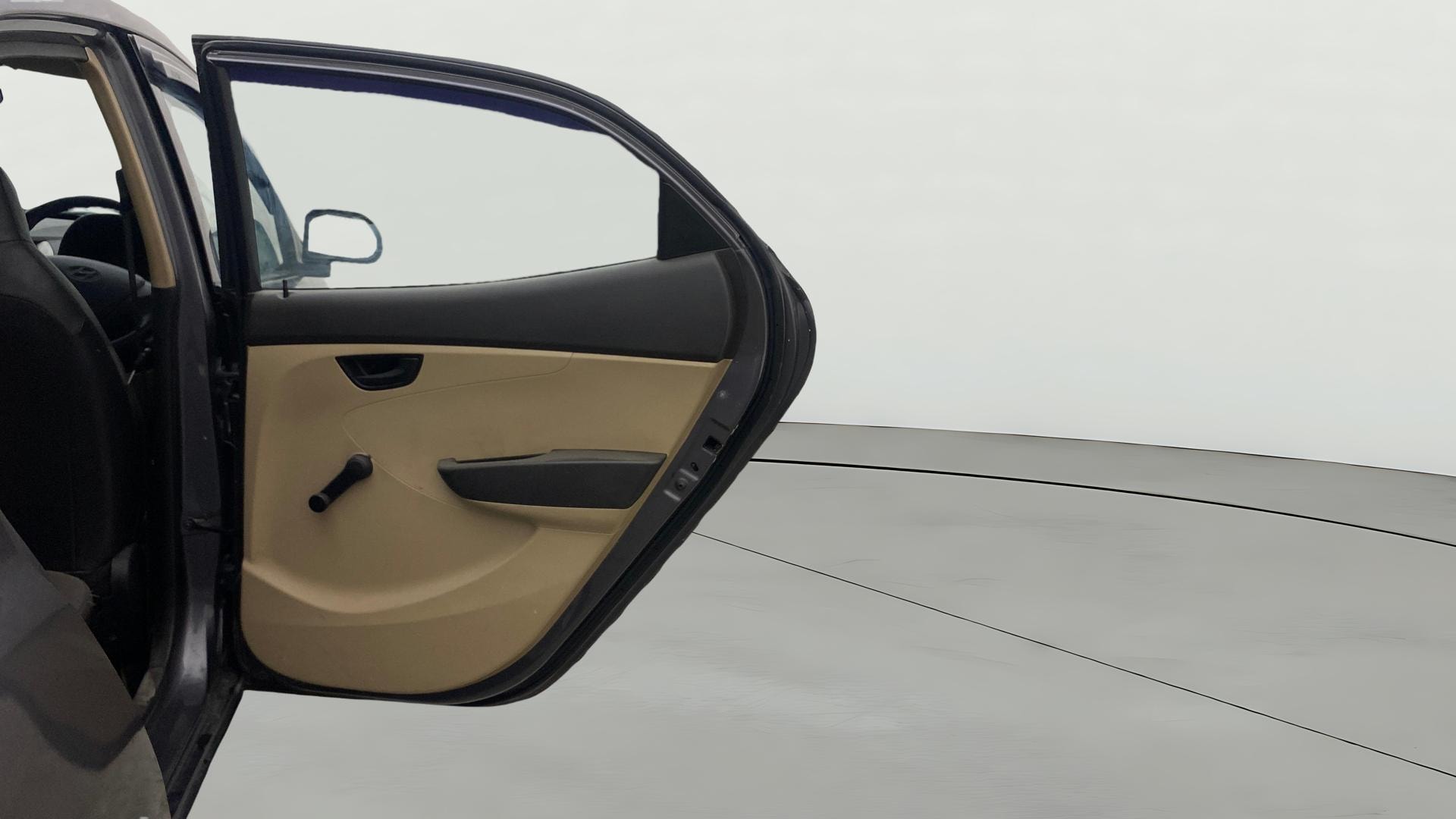 View 2016 Hyundai EON Era Plus Image 7 Used 2016 Hyundai EON Era Plus Image 7