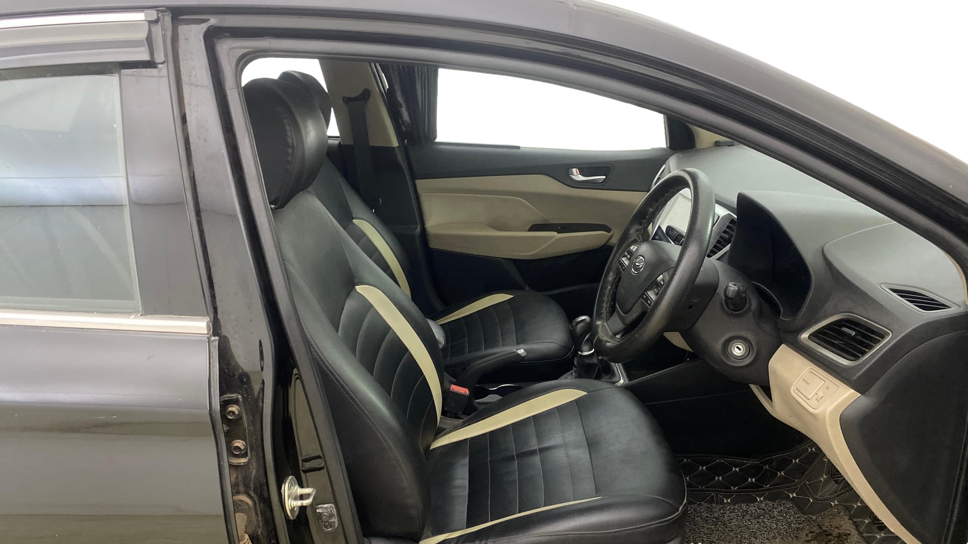 View 2019 Hyundai Verna 1.4 VTVT E Image 27 Used 2019 Hyundai Verna 1.4 VTVT E Image 27