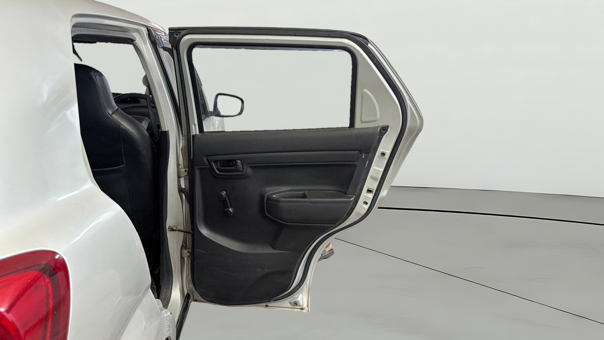 View 2019 Maruti Suzuki 1000 Base Variant Image 7 Used 2019 Maruti Suzuki 1000 Base Variant Image 7