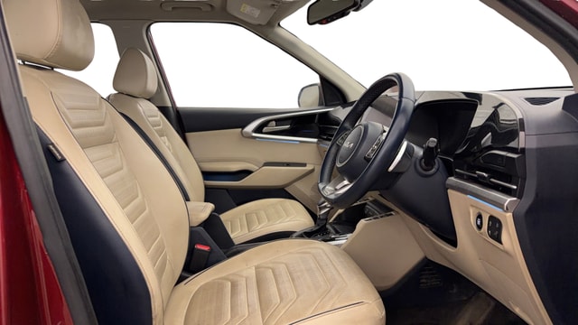 View Kia Carens Image 19 Used Kia Carens Image 19
