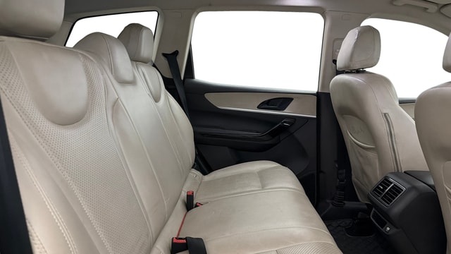 View Mahindra XUV700 Image 30 Used Mahindra XUV700 Image 30