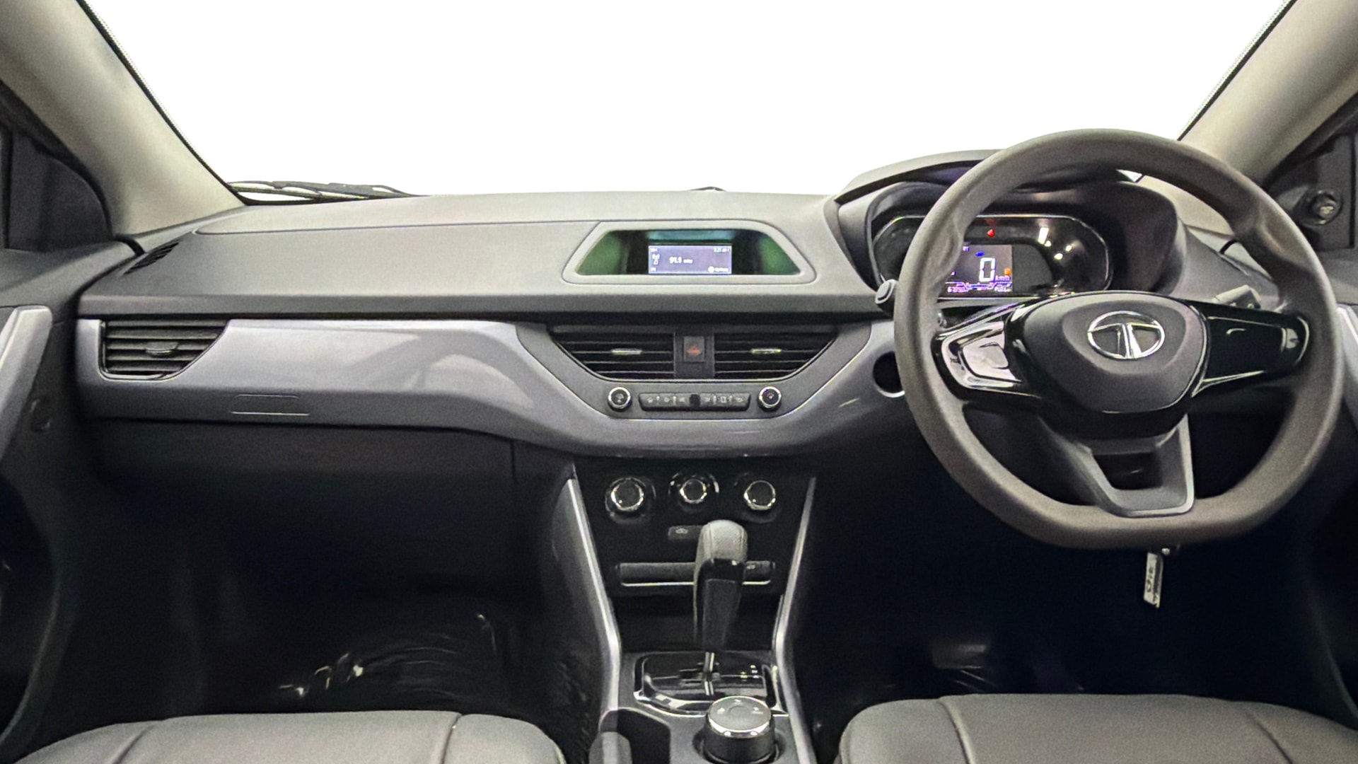 View 2021 Tata Nexon Revotron XMA AMT Image 15 Used 2021 Tata Nexon Revotron XMA AMT Image 15