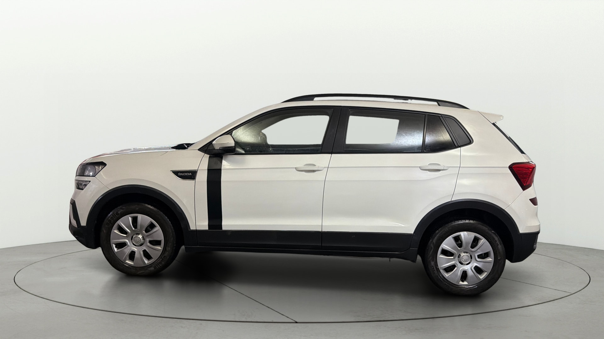 View 2022 Skoda Kushaq Active 1.0 TSI MT Image 5 Used 2022 Skoda Kushaq Active 1.0 TSI MT Image 5
