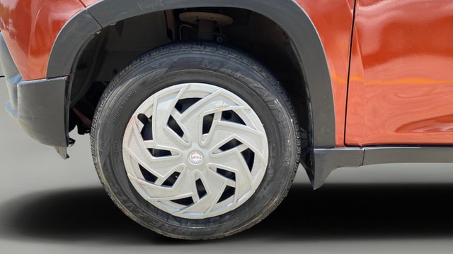 View Mahindra KUV100 Image 27 Used Mahindra KUV100 Image 27