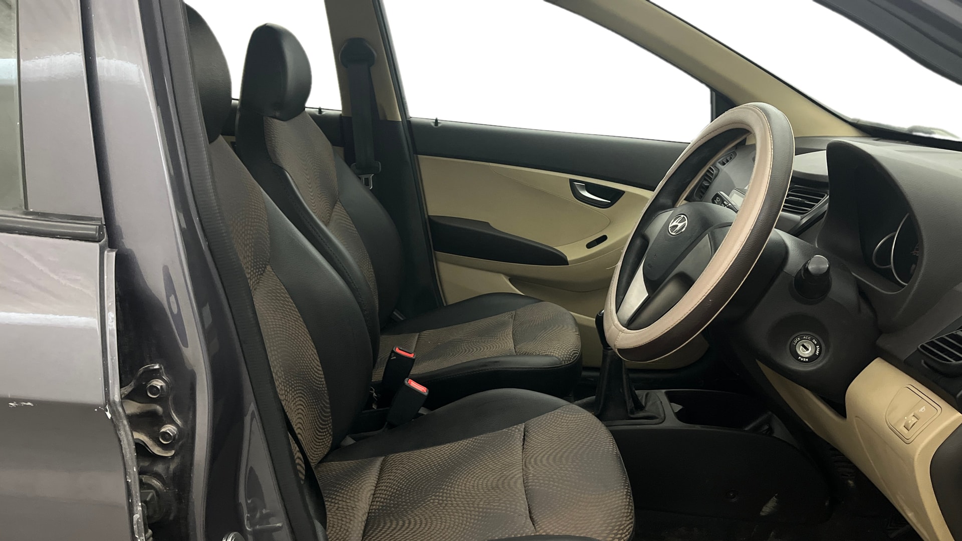 View 2015 Hyundai EON Sportz Image 26 Used 2015 Hyundai EON Sportz Image 26