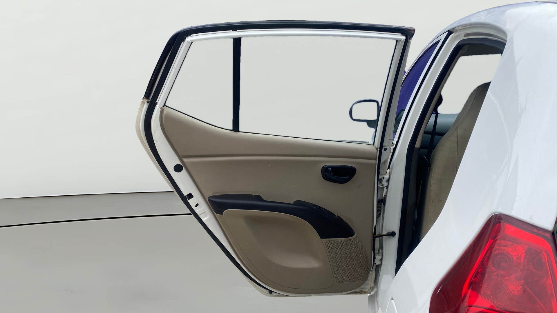 View 2014 Hyundai i10 1.1 Magna Image 16 Used 2014 Hyundai i10 1.1 Magna Image 16