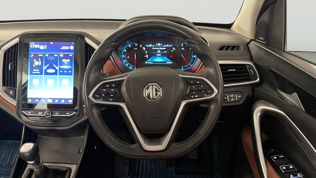 View MG Hector Plus Image 14 Used MG Hector Plus Image 14