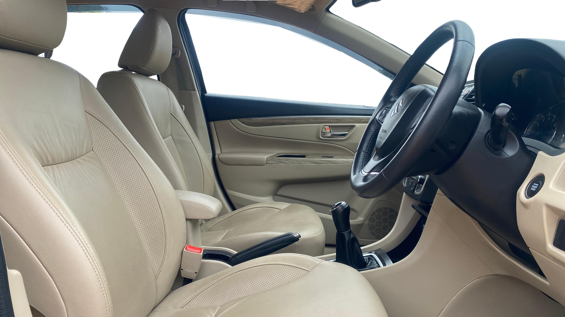View 2020 Maruti Suzuki 1000 Base Variant Image 18 Used 2020 Maruti Suzuki 1000 Base Variant Image 18