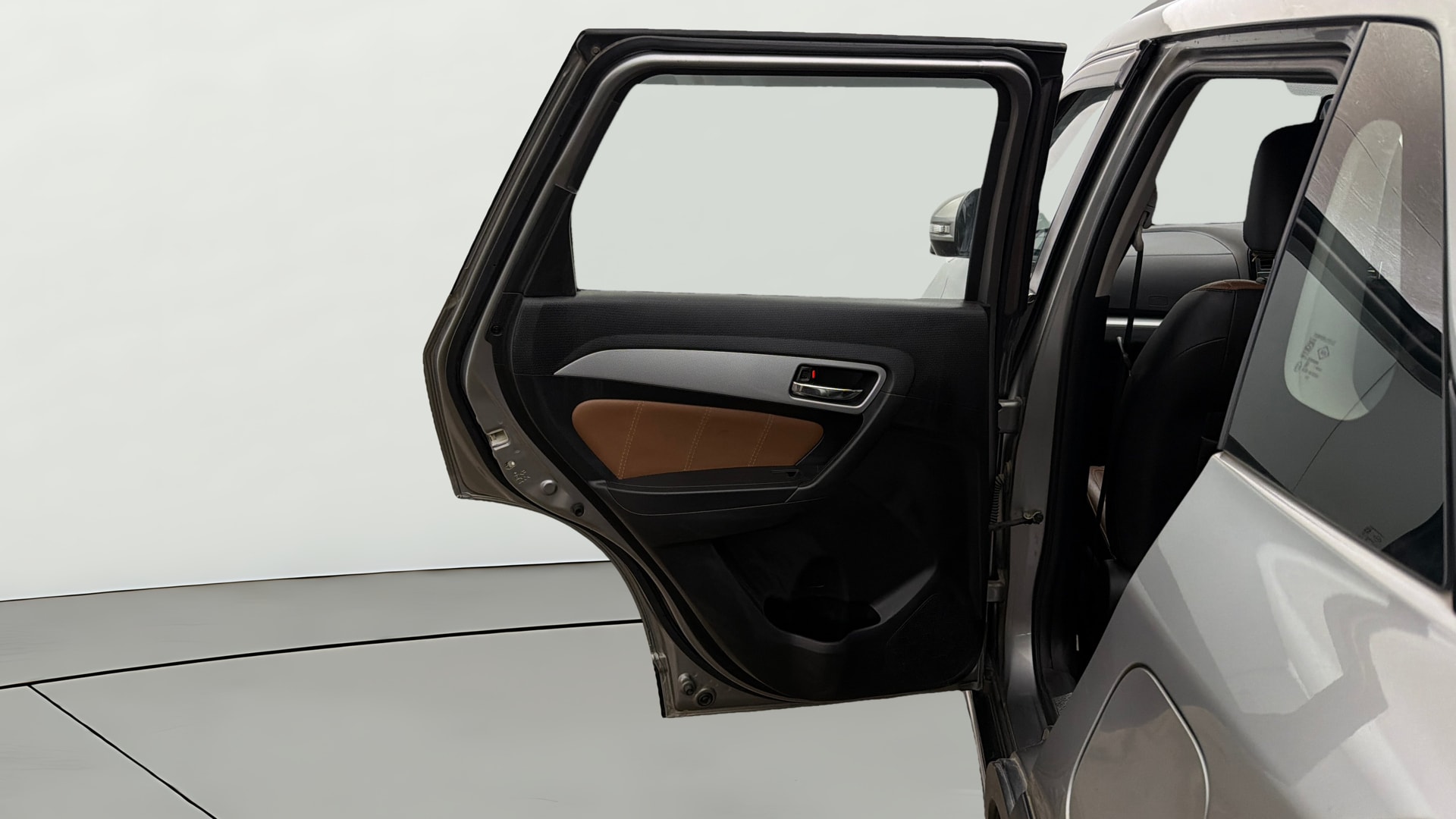 View 2022 Toyota Urban Cruiser Premium AT Image 23 Used 2022 Toyota Urban Cruiser Premium AT Image 23