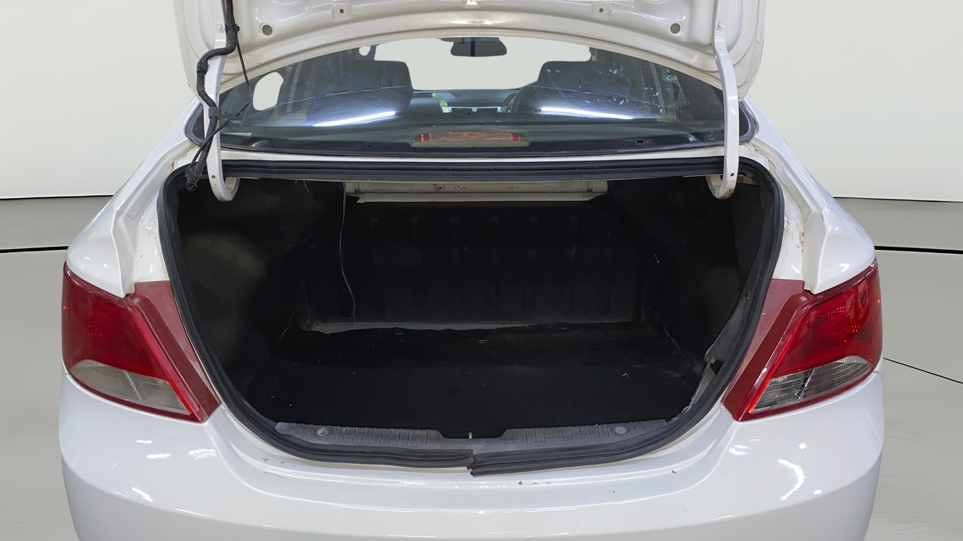 View 2015 Hyundai Verna 1.6 VTVT S Image 37 Used 2015 Hyundai Verna 1.6 VTVT S Image 37