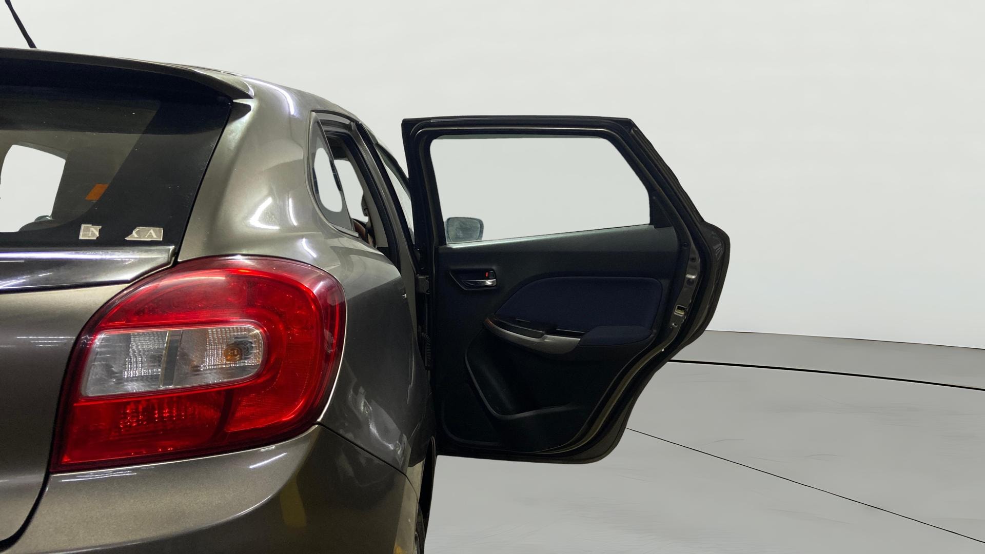 View 2020 Maruti Suzuki 1000 Base Variant Image 7 Used 2020 Maruti Suzuki 1000 Base Variant Image 7