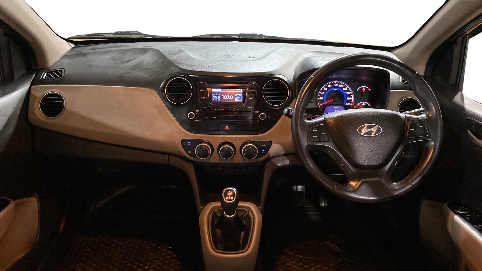 View 2015 Hyundai Grand i10 1.2 Asta Petrol Image 15 Used 2015 Hyundai Grand i10 1.2 Asta Petrol Image 15