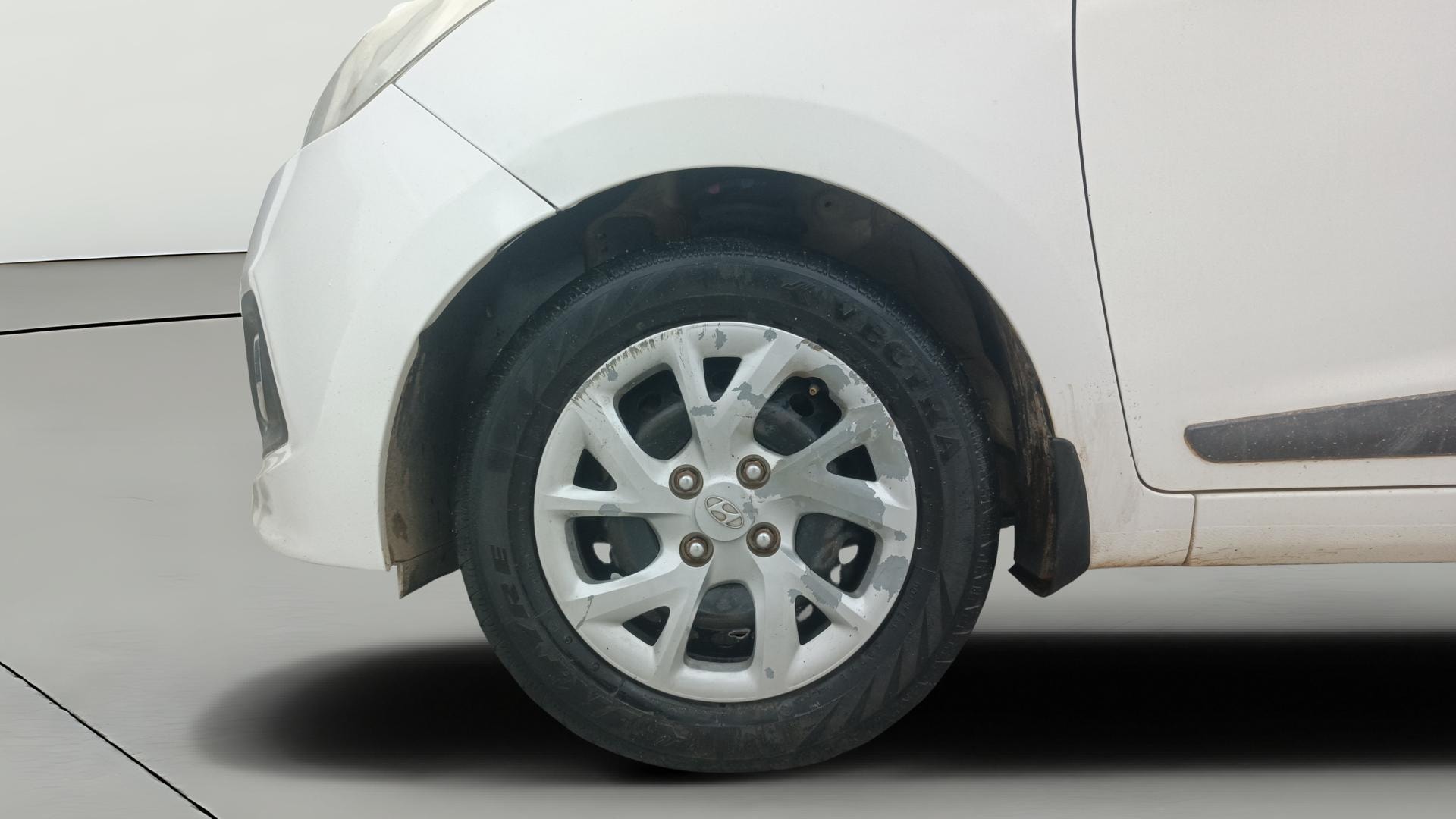 View 2015 Hyundai Grand i10 Asta AT 1.2 Kappa VTVT Image 34 Used 2015 Hyundai Grand i10 Asta AT 1.2 Kappa VTVT Image 34
