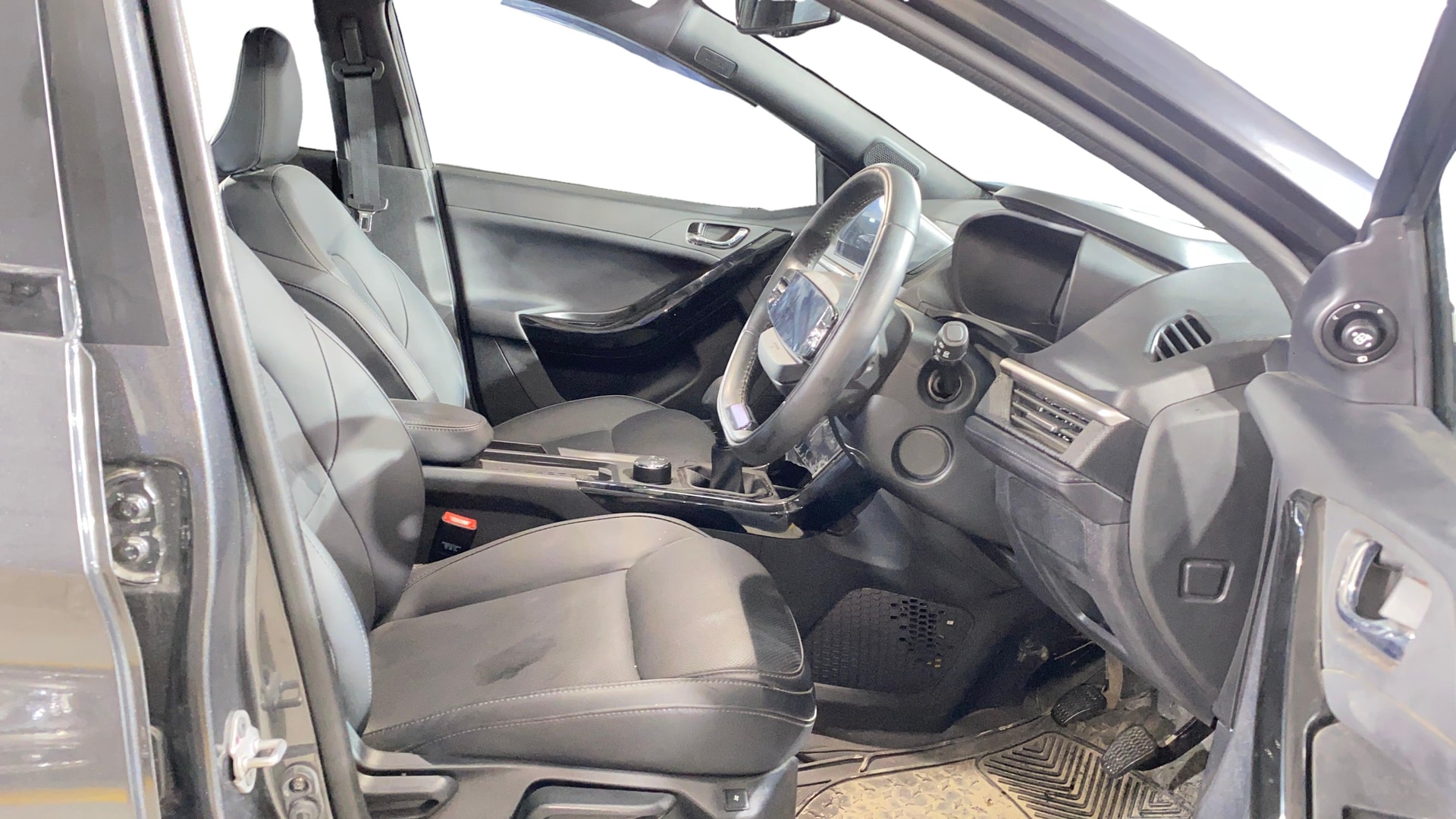 View 2024 Tata Nexon Revotron XE Image 27 Used 2024 Tata Nexon Revotron XE Image 27
