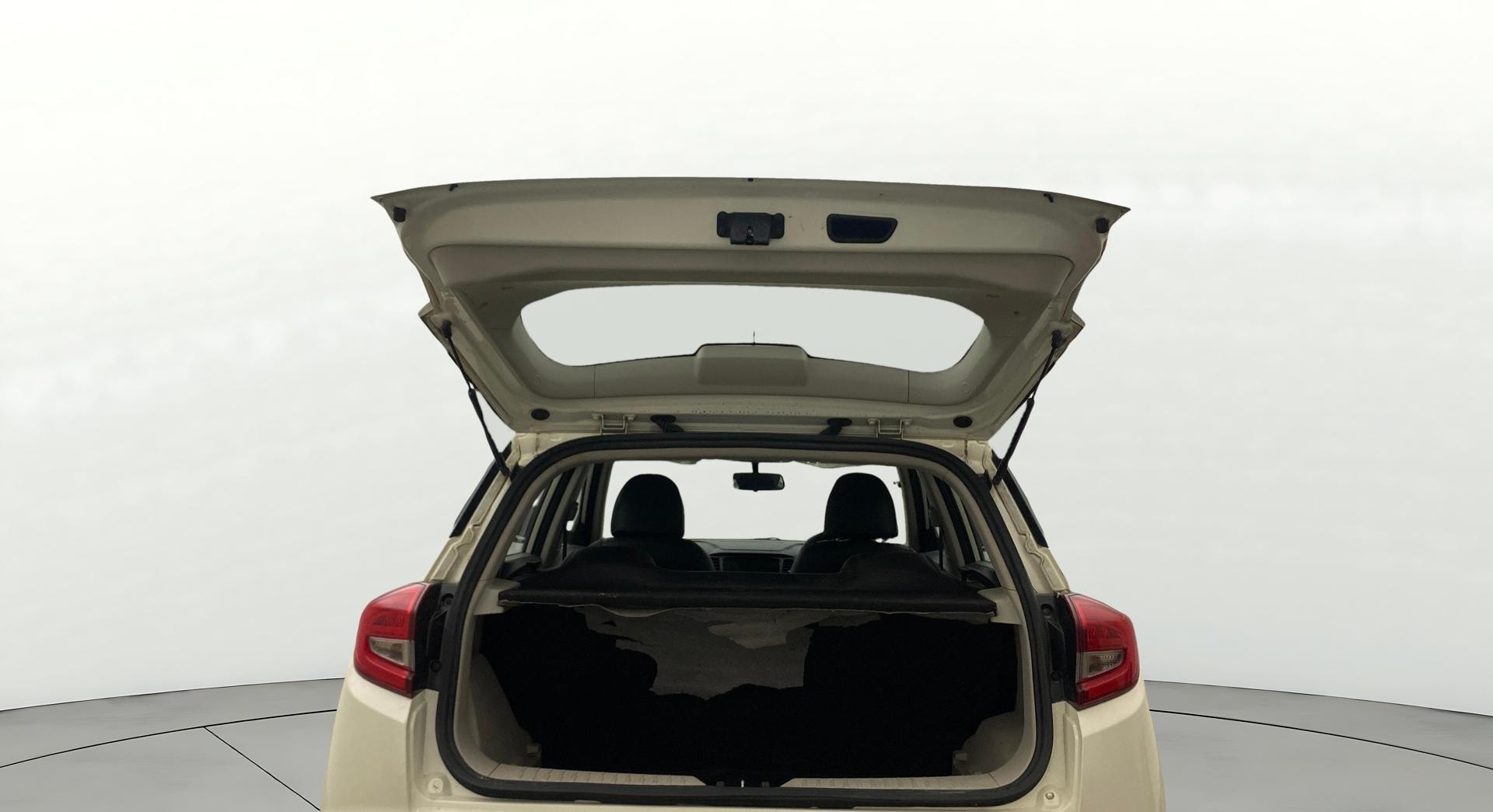 View 2022 Mahindra XUV300 W4 Petrol BS IV Image 16 Used 2022 Mahindra XUV300 W4 Petrol BS IV Image 16