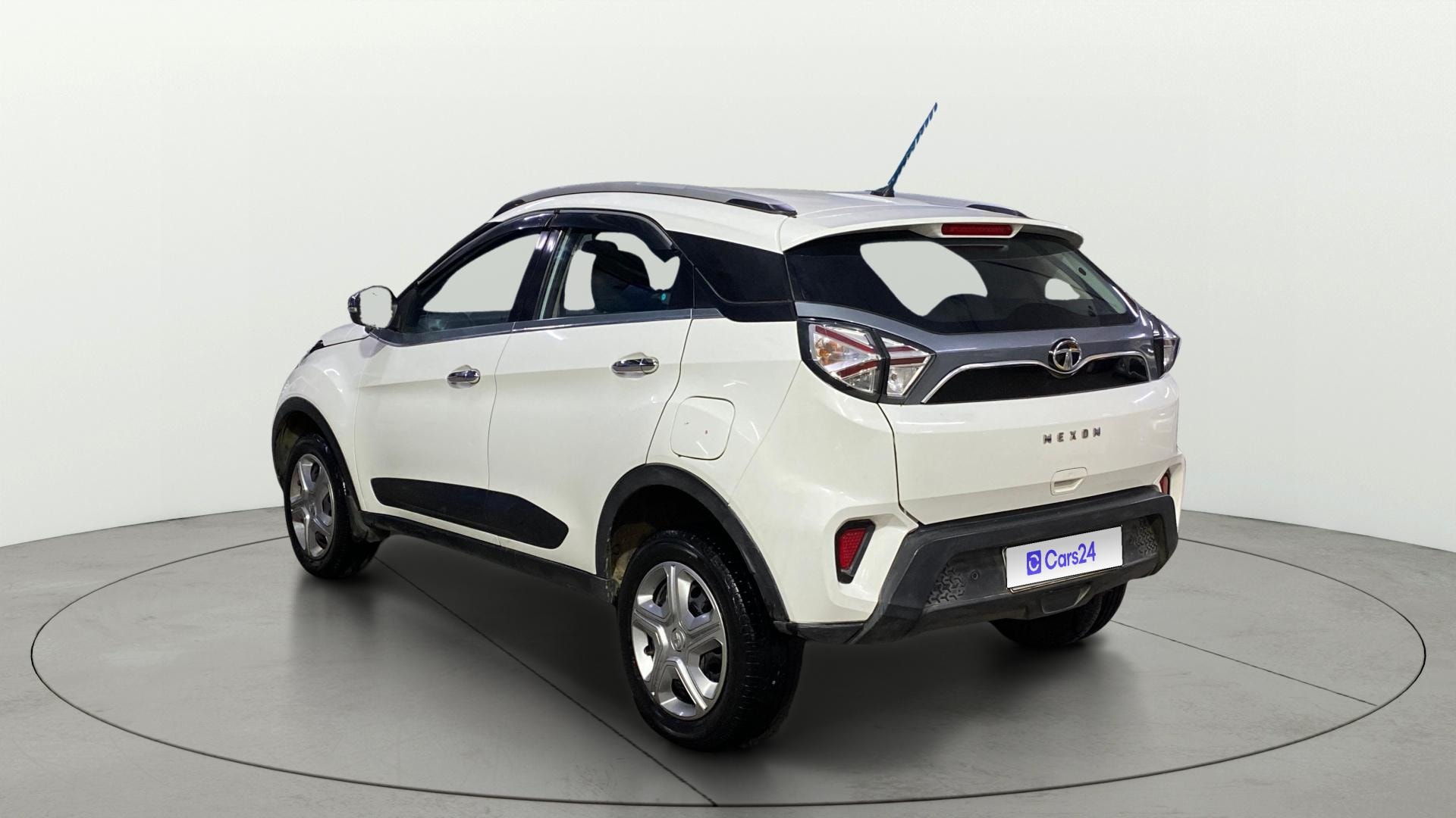 View 2020 Tata Nexon Revotorq XM Image 2 Used 2020 Tata Nexon Revotorq XM Image 2