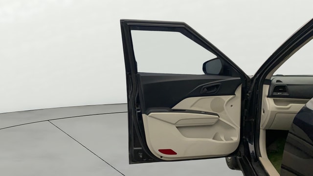 View Mahindra XUV300 Image 31 Used Mahindra XUV300 Image 31