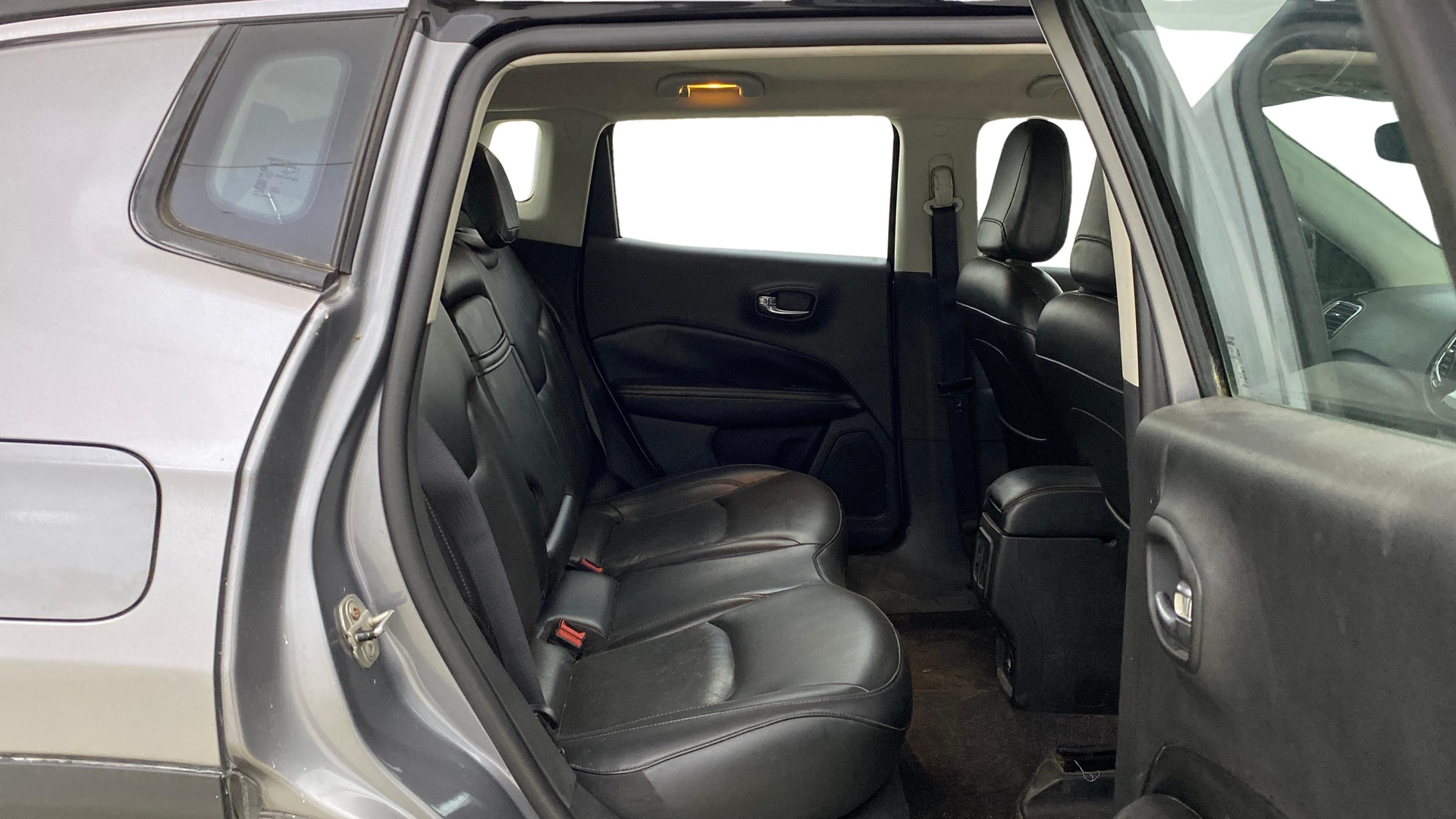 View 2018 Jeep Compass Limited (O)1.4 Multi AIR Petrol DDCT AT BS IV Image 29 Used 2018 Jeep Compass Limited (O)1.4 Multi AIR Petrol DDCT AT BS IV Image 29