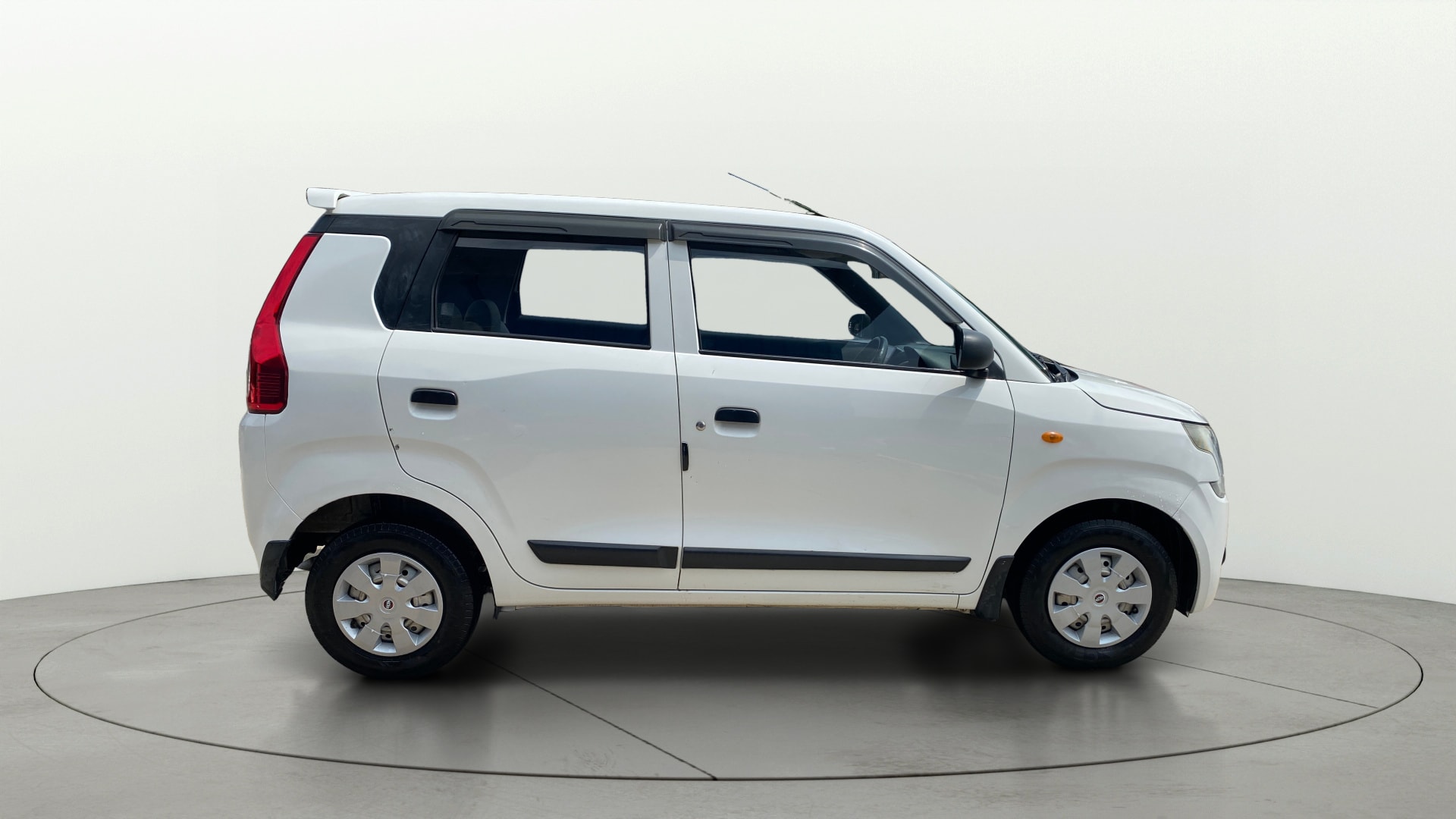 View 2021 Maruti Suzuki 1000 Base Variant Image 8 Used 2021 Maruti Suzuki 1000 Base Variant Image 8