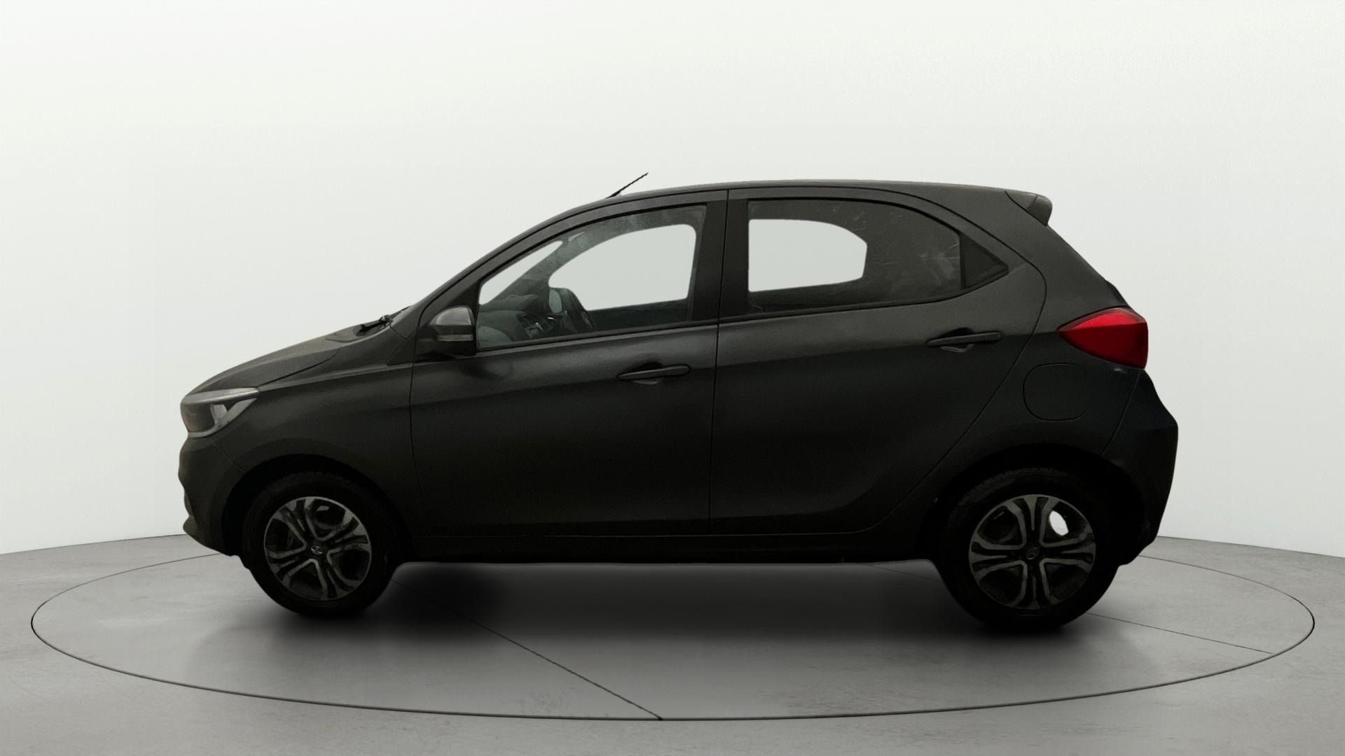 View 2020 Tata Tiago Revotorq XB Image 25 Used 2020 Tata Tiago Revotorq XB Image 25