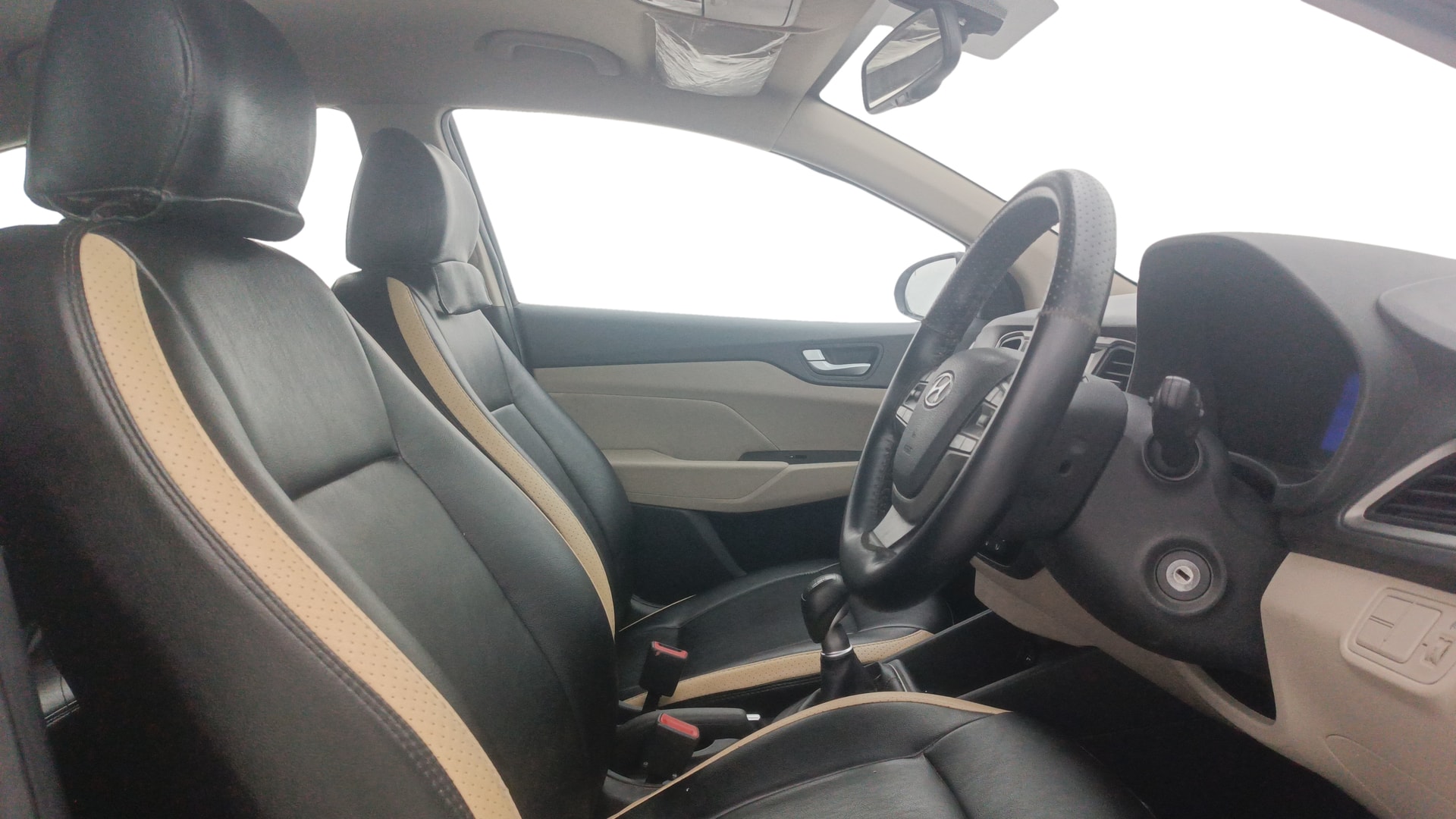 View 2018 Hyundai Verna 1.6 VTVT SX Image 27 Used 2018 Hyundai Verna 1.6 VTVT SX Image 27
