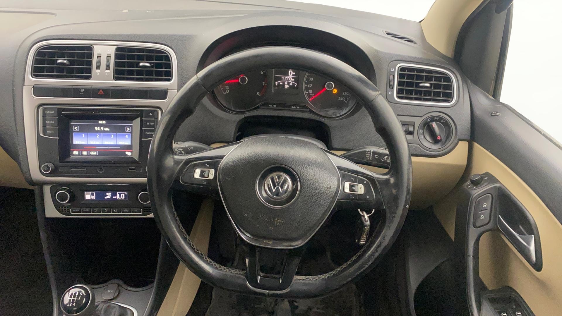View 2017 Volkswagen Ameo 1.2L MPI Petrol Comfortline Image 20 Used 2017 Volkswagen Ameo 1.2L MPI Petrol Comfortline Image 20