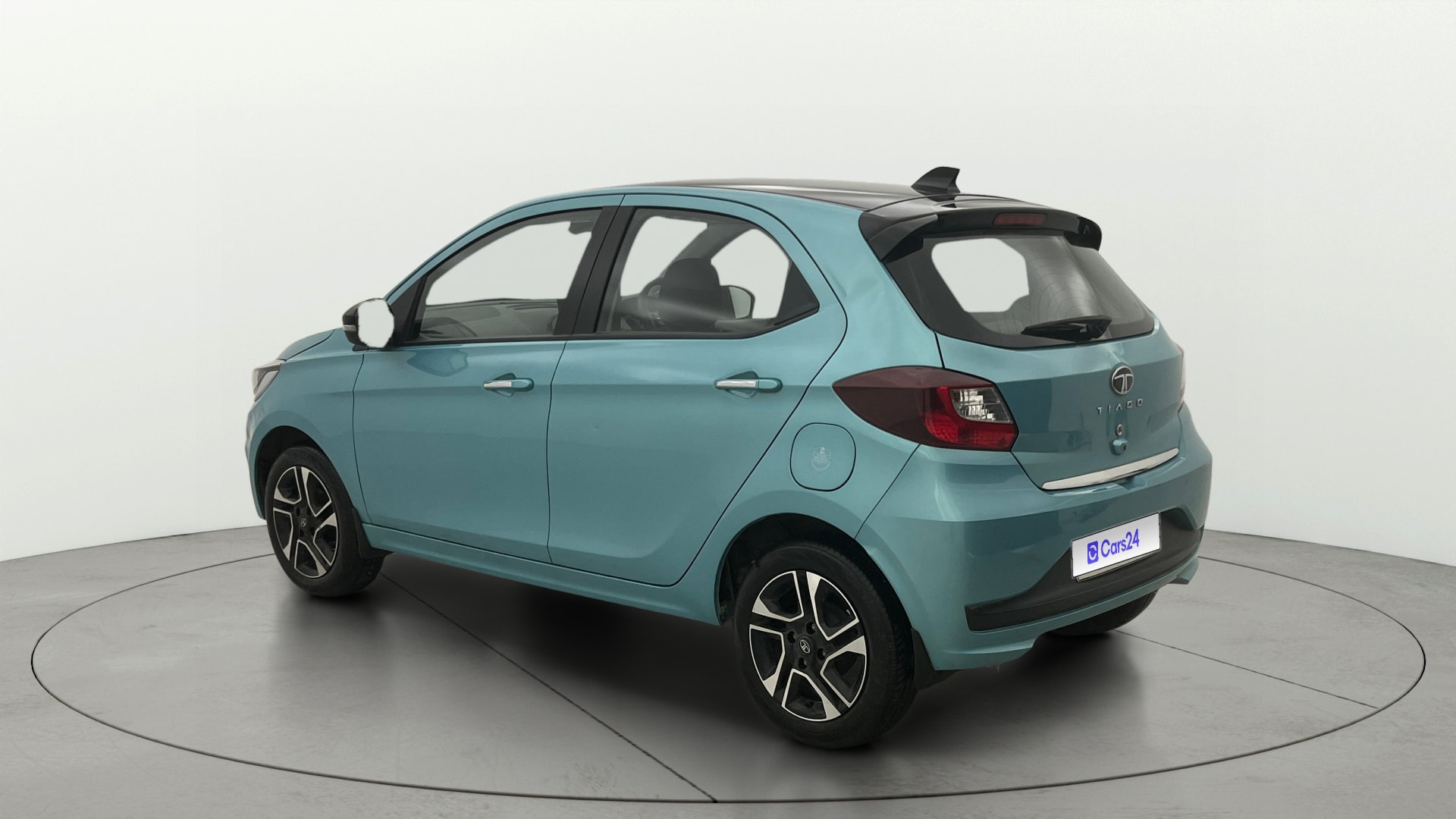 View 2025 Tata Tiago Revotorq XB Image 2 Used 2025 Tata Tiago Revotorq XB Image 2