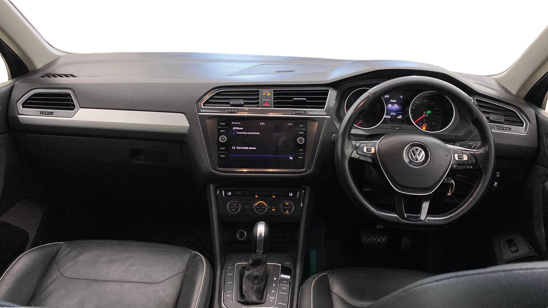 View 2018 Volkswagen Tiguan DSG 4MOTION Comfortline Image 15 Used 2018 Volkswagen Tiguan DSG 4MOTION Comfortline Image 15
