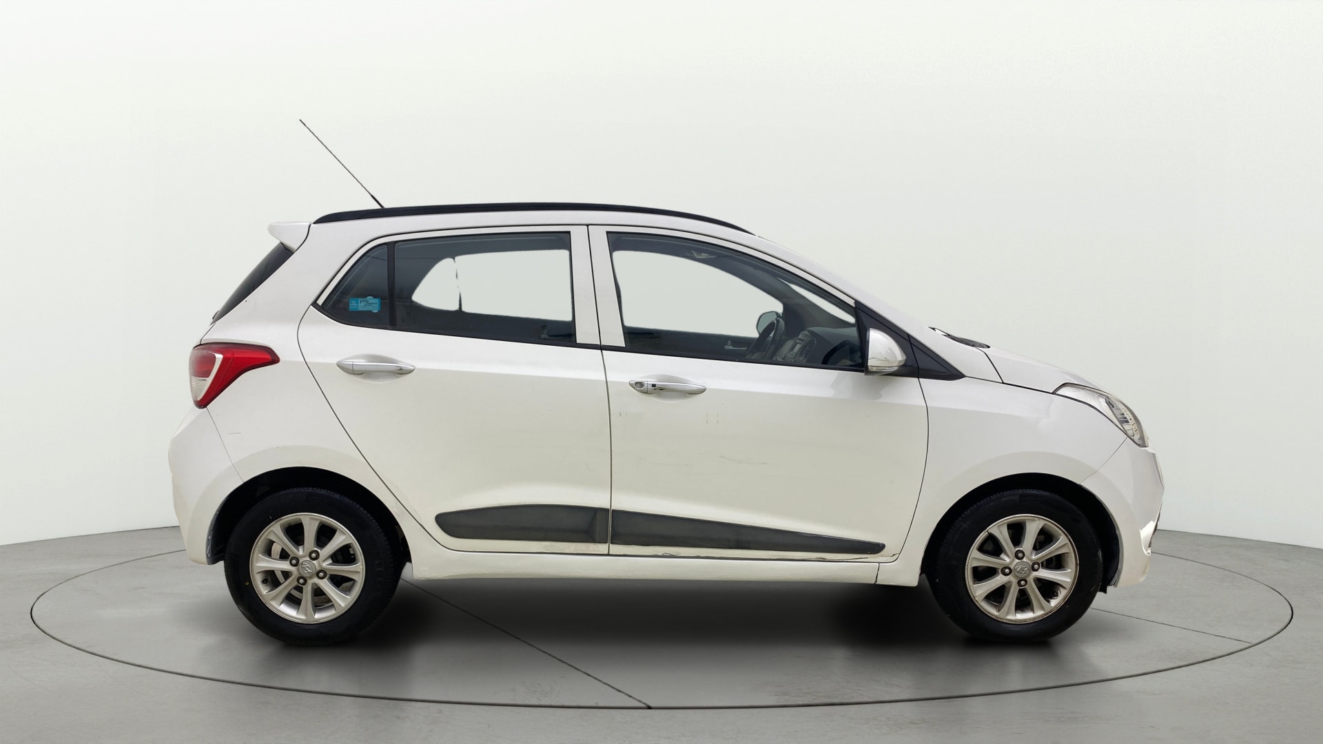 View 2015 Hyundai Grand i10 Asta AT 1.2 Kappa VTVT Image 8 Used 2015 Hyundai Grand i10 Asta AT 1.2 Kappa VTVT Image 8