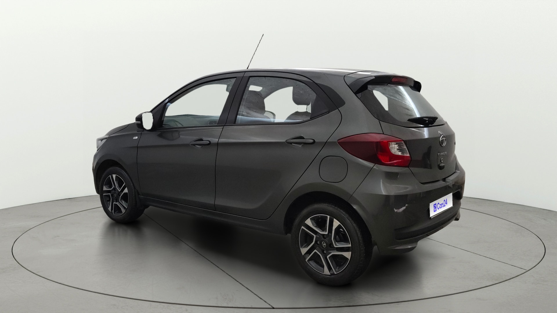 View 2021 Tata Tiago Revotorq XB Image 2 Used 2021 Tata Tiago Revotorq XB Image 2