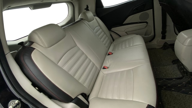 View Mahindra XUV300 Image 29 Used Mahindra XUV300 Image 29