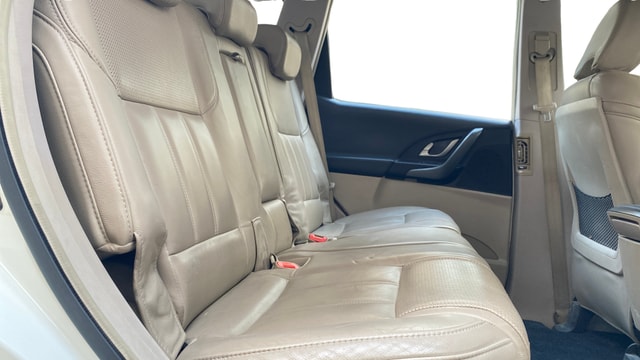 View Mahindra XUV500 Image 31 Used Mahindra XUV500 Image 31