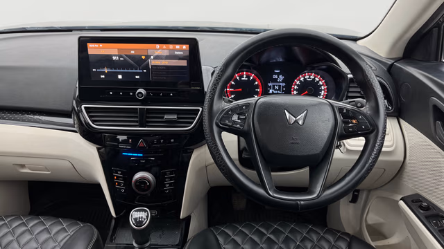 View Mahindra XUV 3XO Image 21 Used Mahindra XUV 3XO Image 21