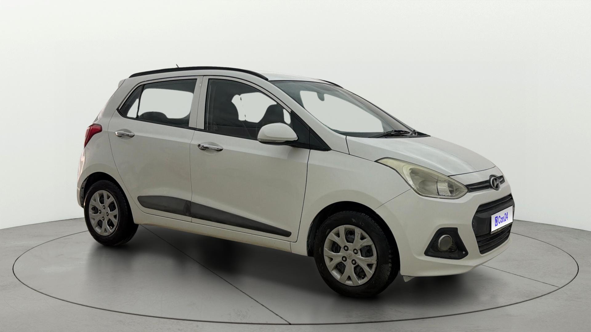 View 2014 Hyundai Grand i10 Sportz 1.2 Kappa Image 13 Used 2014 Hyundai Grand i10 Sportz 1.2 Kappa Image 13