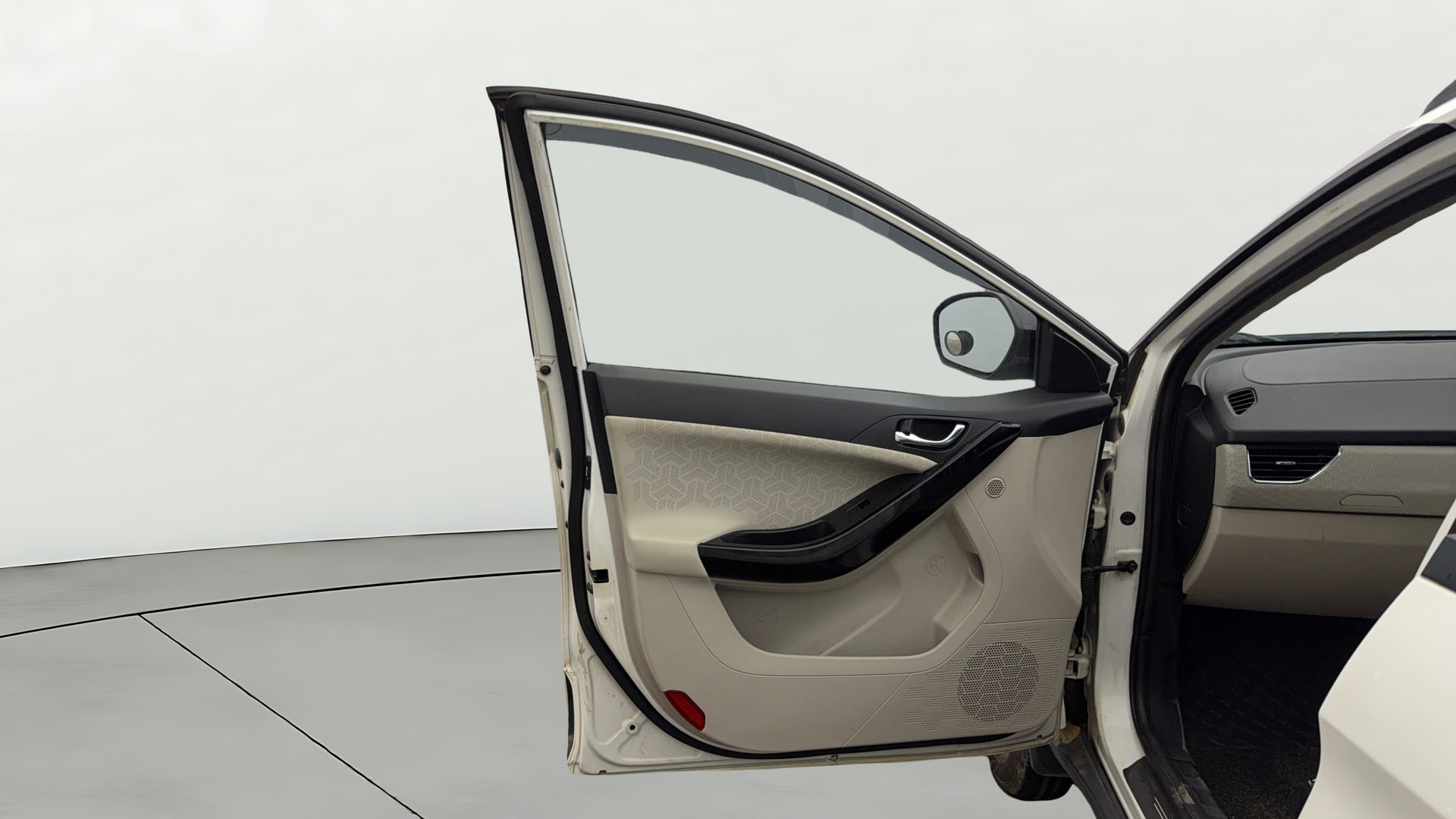 View 2022 Tata Nexon Revotron XZA Plus AMT Image 38 Used 2022 Tata Nexon Revotron XZA Plus AMT Image 38