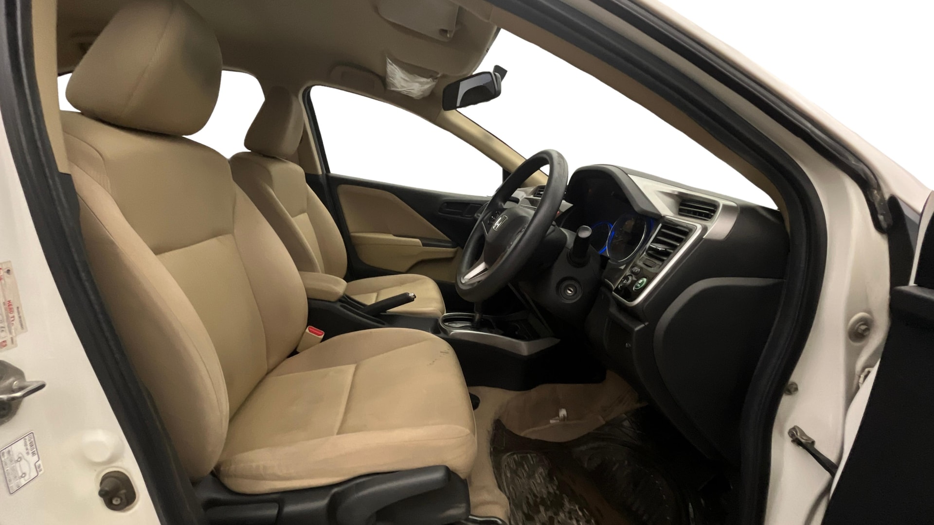 View 2015 Honda City ZX MT Diesel Anniversary Edition Image 17 Used 2015 Honda City ZX MT Diesel Anniversary Edition Image 17