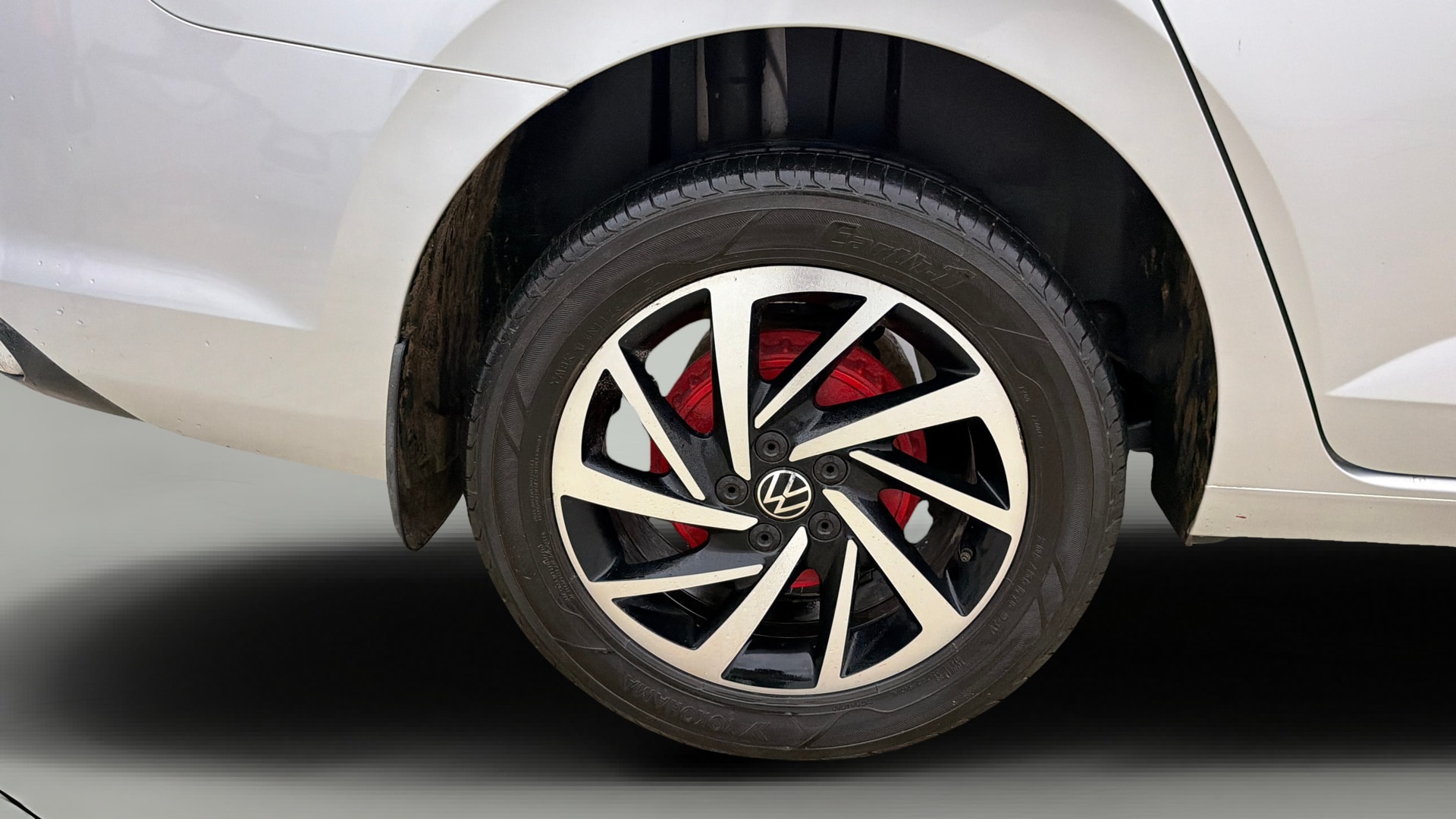 View 2022 Volkswagen Virtus Topline 1.0 TSI MT Image 25 Used 2022 Volkswagen Virtus Topline 1.0 TSI MT Image 25