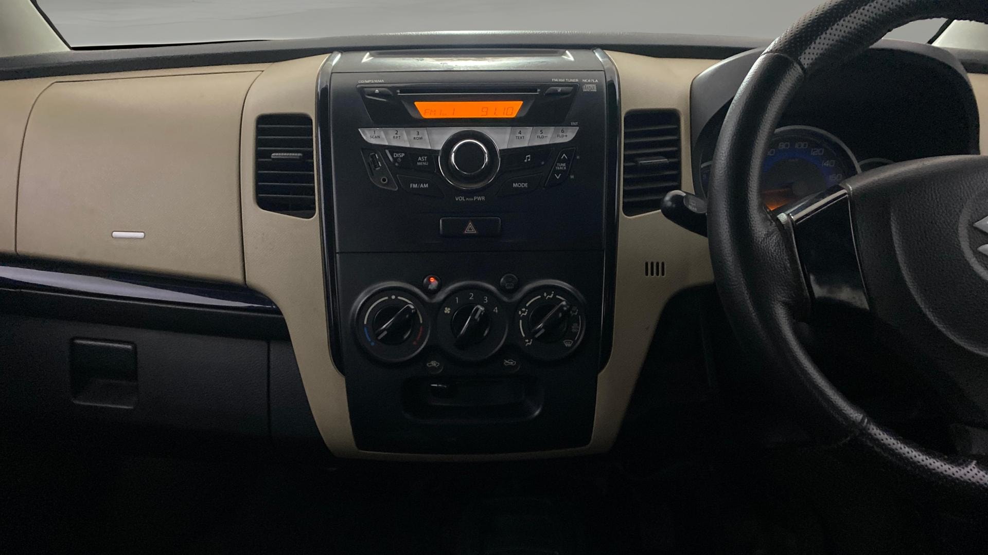 View 2017 Maruti Suzuki 1000 Base Variant Image 17 Used 2017 Maruti Suzuki 1000 Base Variant Image 17