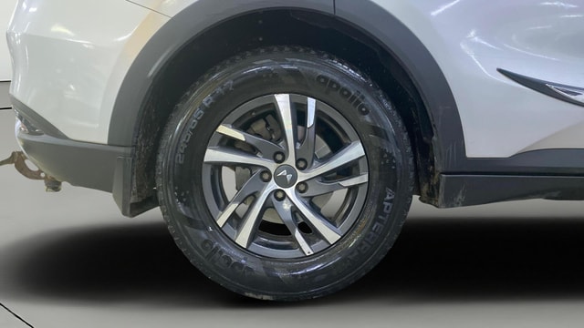 View Mahindra XUV700 Image 24 Used Mahindra XUV700 Image 24