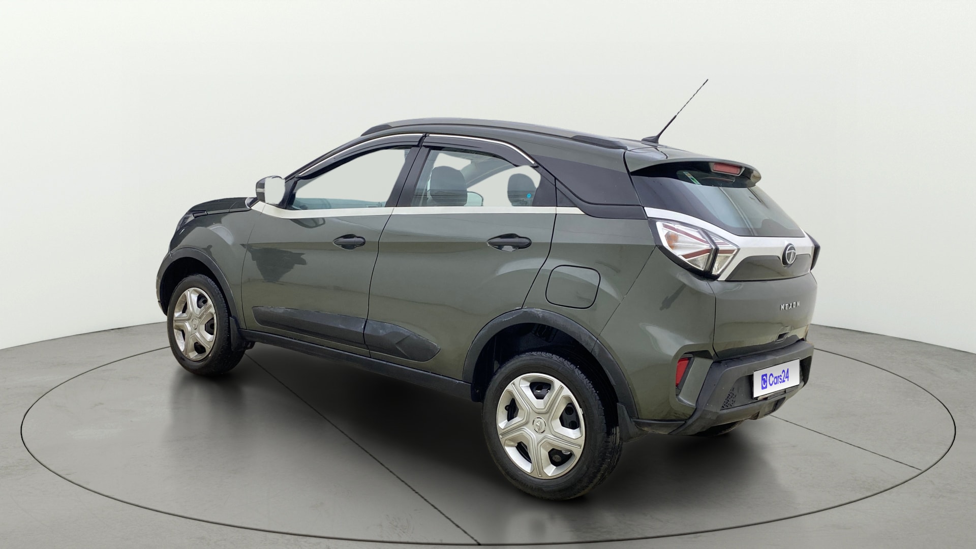 View 2022 Tata Nexon Revotorq XM Image 2 Used 2022 Tata Nexon Revotorq XM Image 2