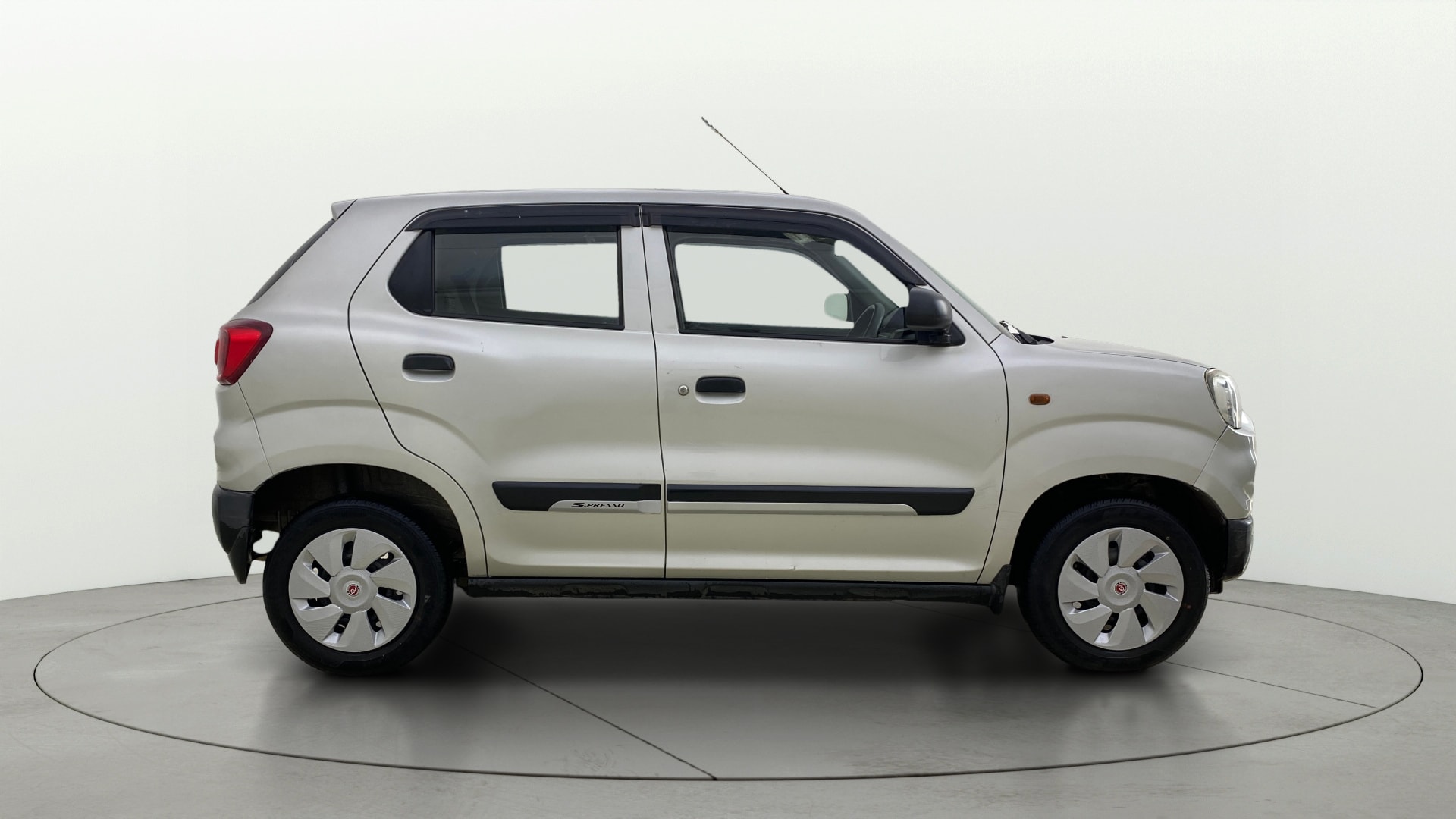 View 2021 Maruti Suzuki 1000 Base Variant Image 8 Used 2021 Maruti Suzuki 1000 Base Variant Image 8