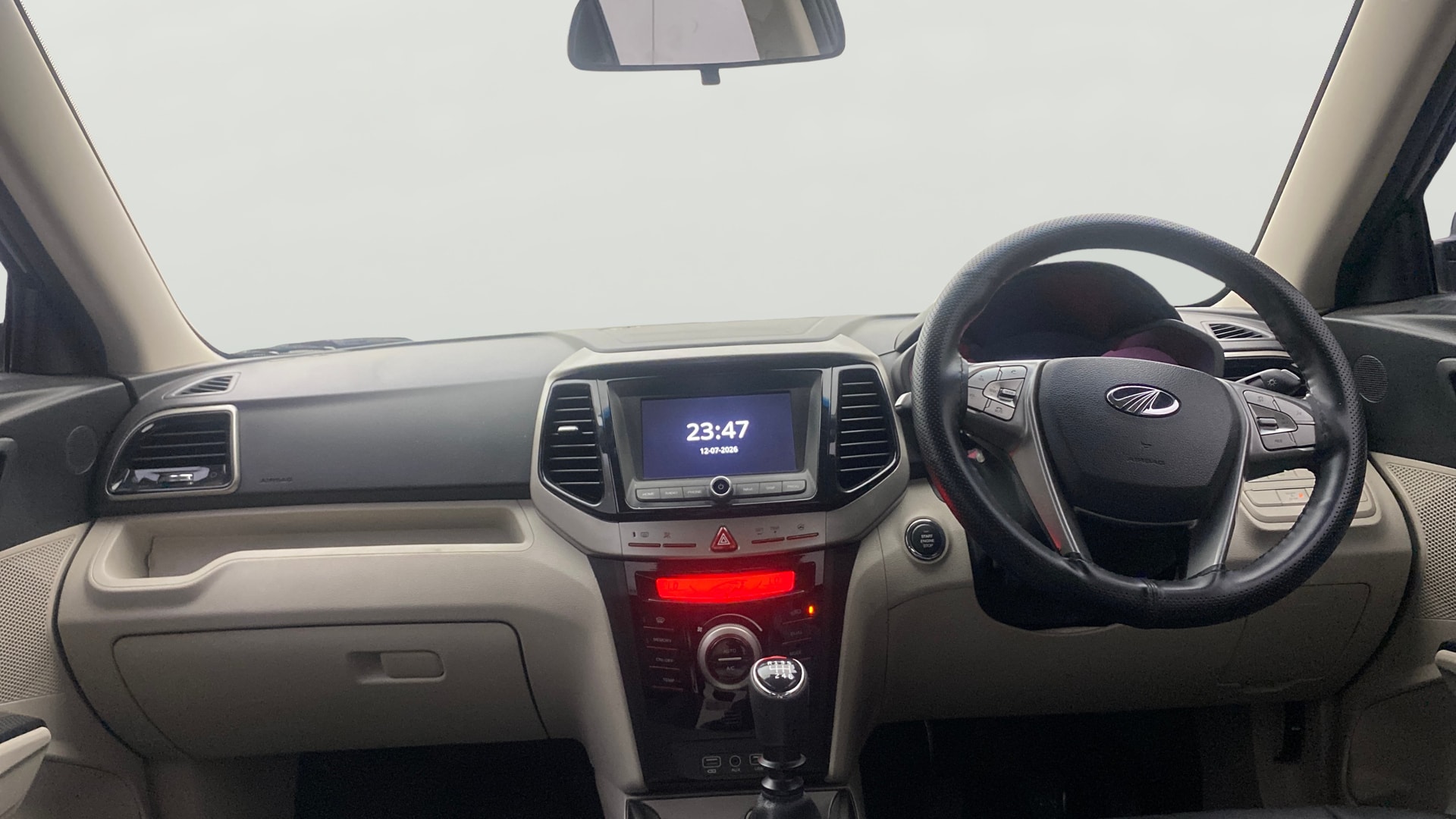 View 2020 Mahindra XUV300 W4 Petrol BS IV Image 33 Used 2020 Mahindra XUV300 W4 Petrol BS IV Image 33