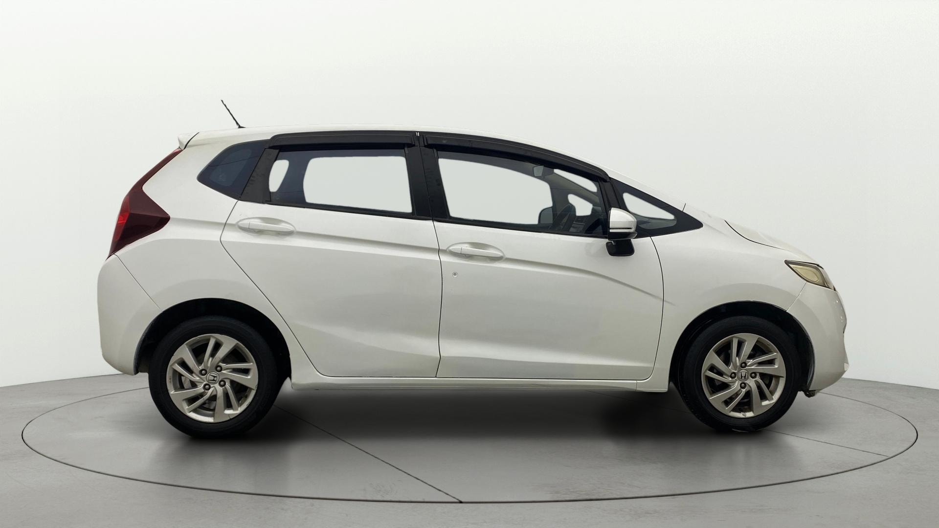 View 2016 Honda Jazz E MT Diesel Image 8 Used 2016 Honda Jazz E MT Diesel Image 8