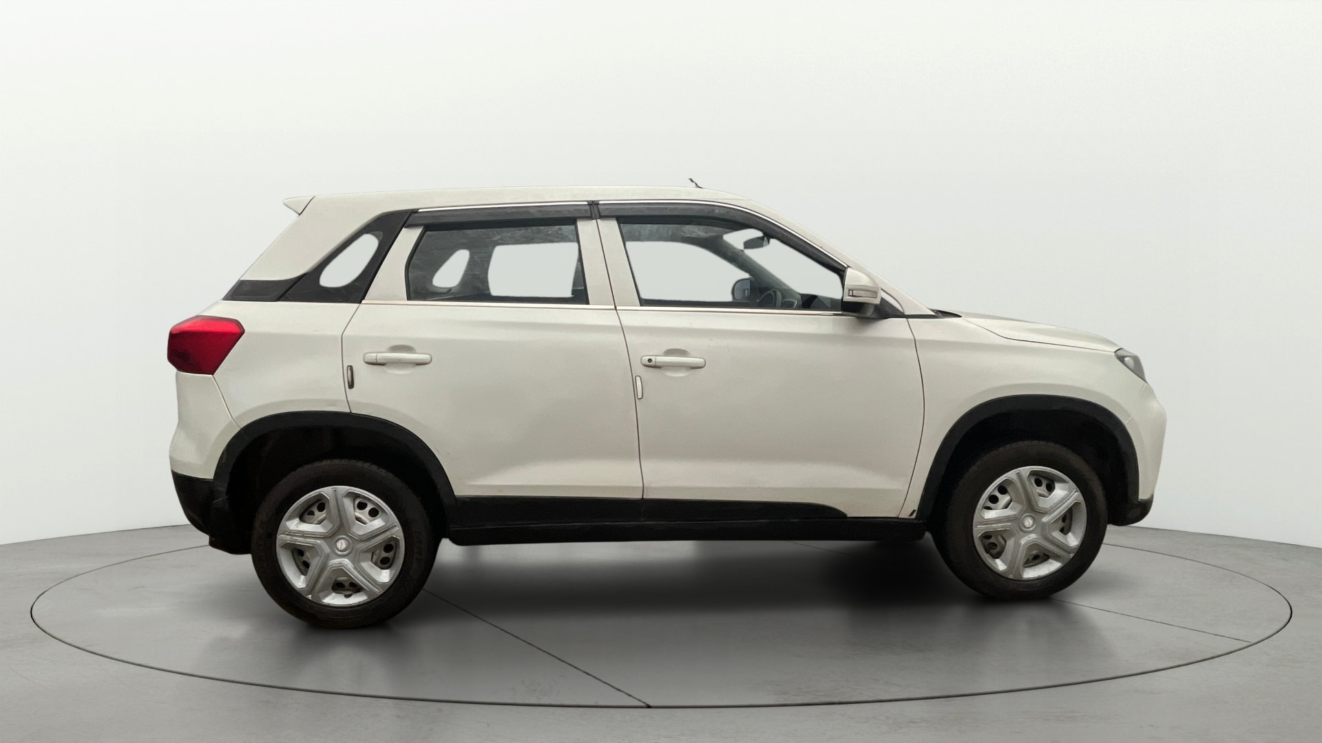 View 2021 Maruti Suzuki 1000 Base Variant Image 8 Used 2021 Maruti Suzuki 1000 Base Variant Image 8