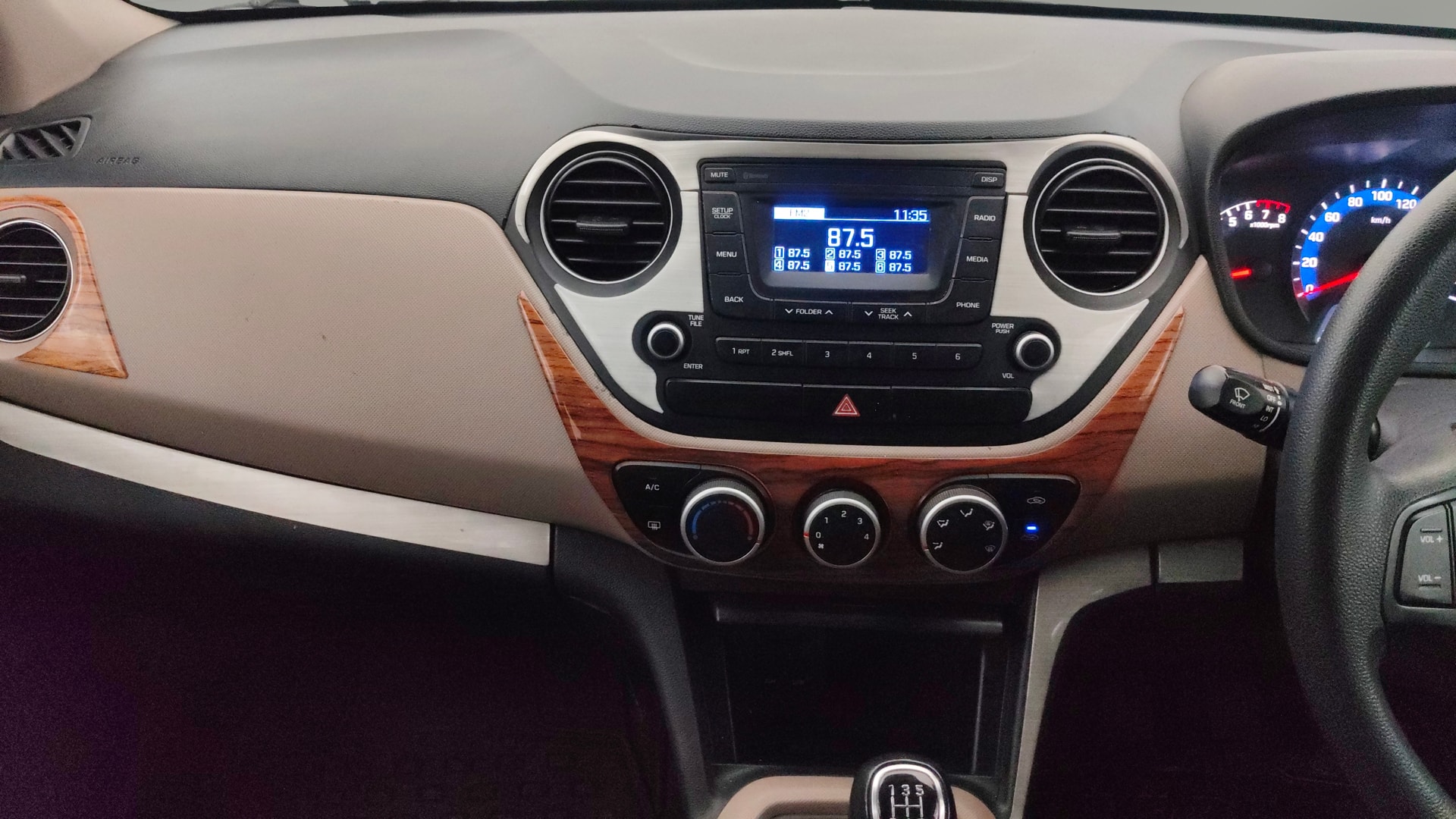 View 2017 Hyundai Xcent S Petrol Image 17 Used 2017 Hyundai Xcent S Petrol Image 17
