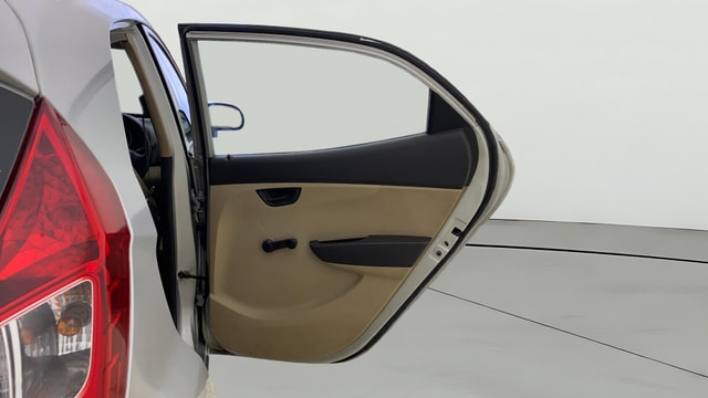 View Hyundai EON Image 5 Used Hyundai EON Image 5