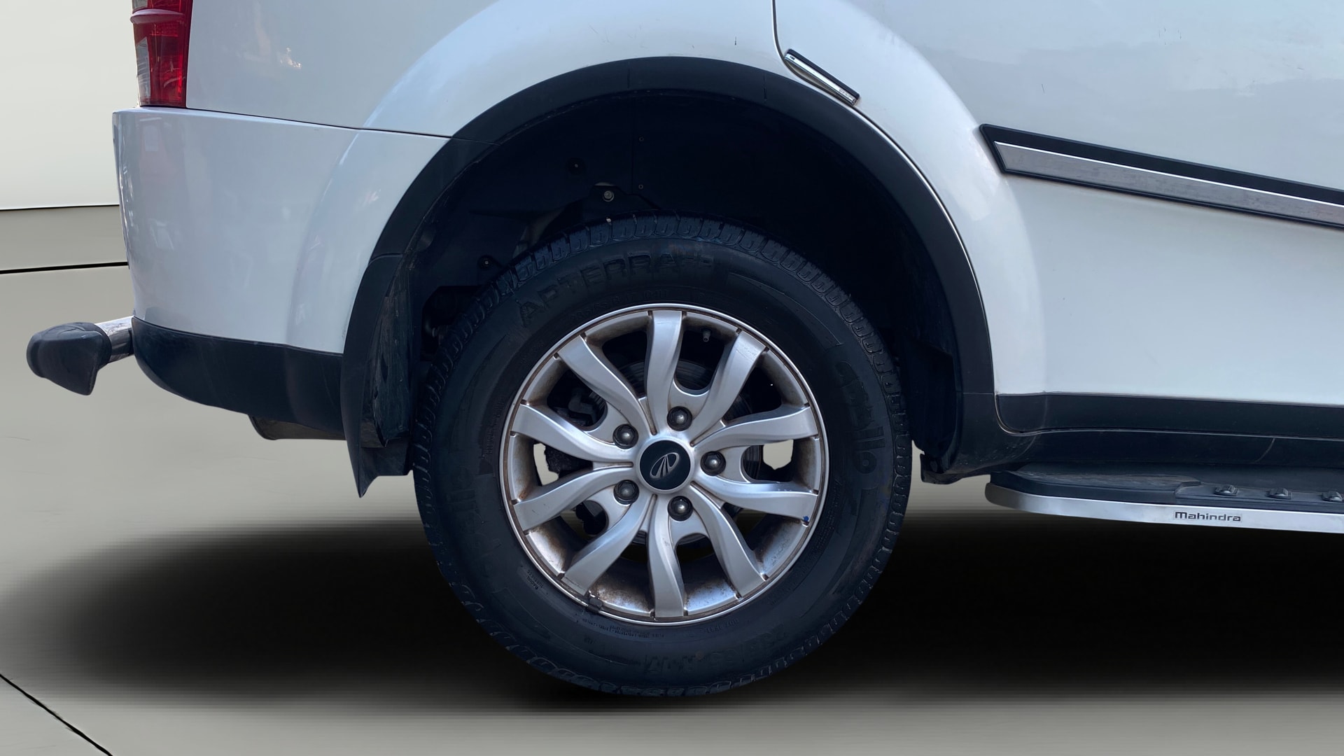 View 2018 Mahindra XUV500 G AT Image 26 Used 2018 Mahindra XUV500 G AT Image 26