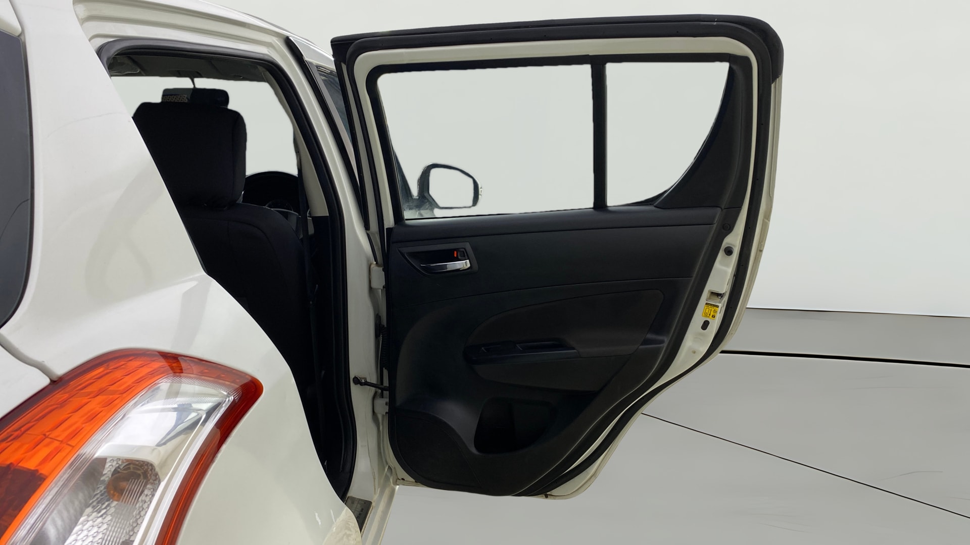 View 2017 Maruti Suzuki 1000 Base Variant Image 7 Used 2017 Maruti Suzuki 1000 Base Variant Image 7